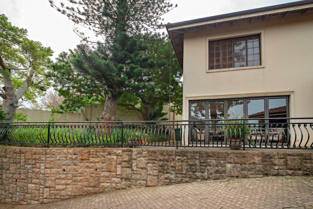 Ekhaya Guest House Балито Екстериор снимка