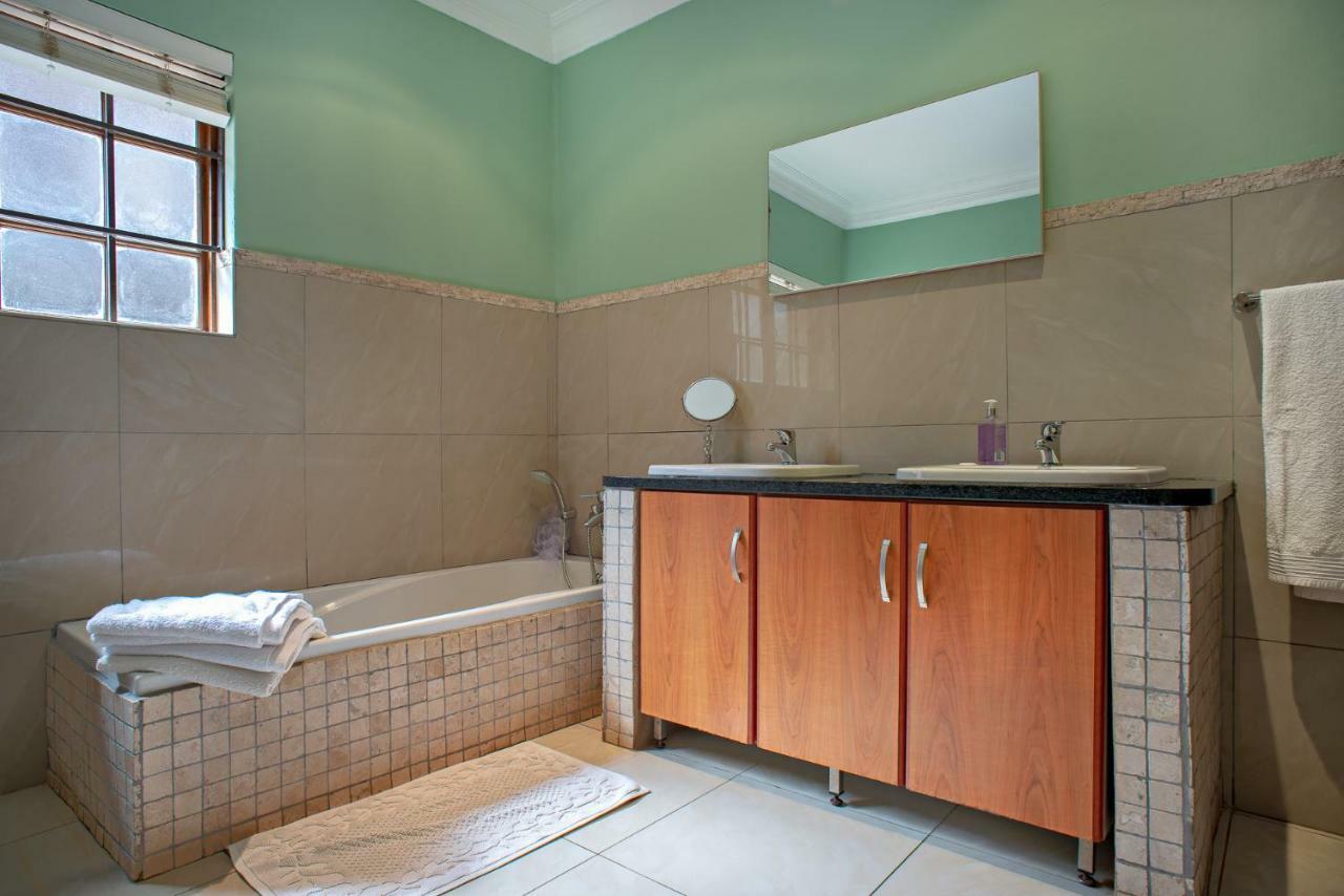 Ekhaya Guest House Балито Екстериор снимка