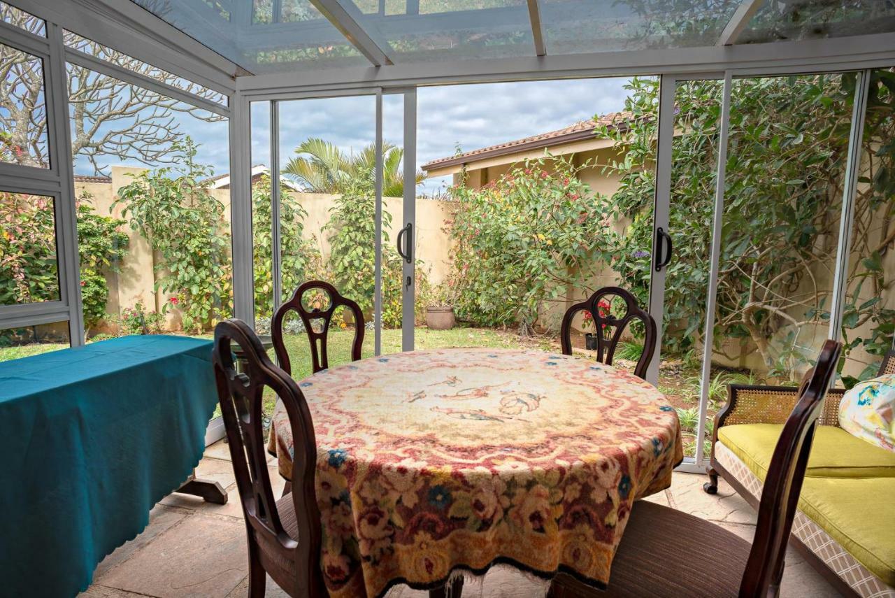 Ekhaya Guest House Балито Екстериор снимка
