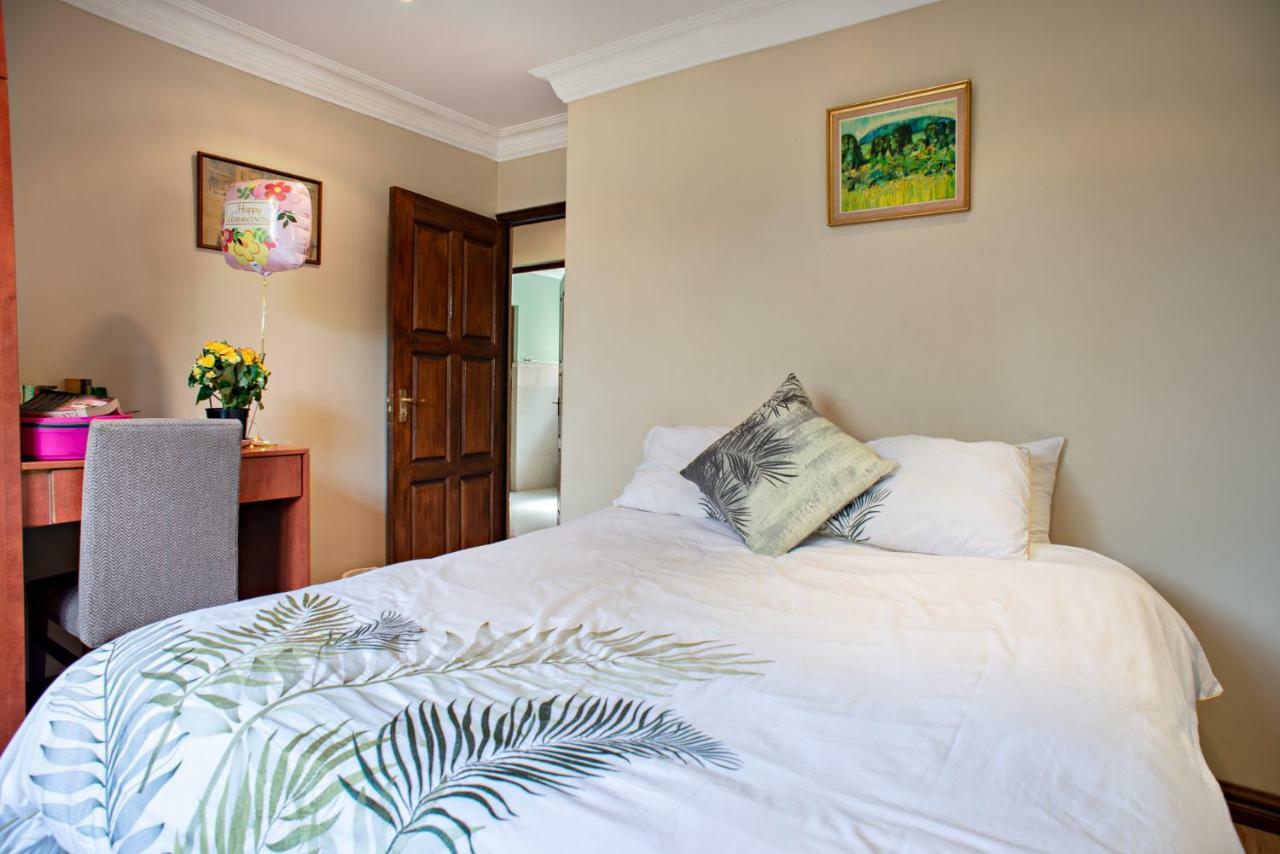 Ekhaya Guest House Балито Екстериор снимка